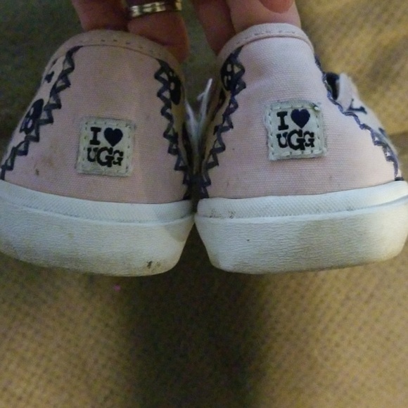 Uggs - Picture 2 of 3